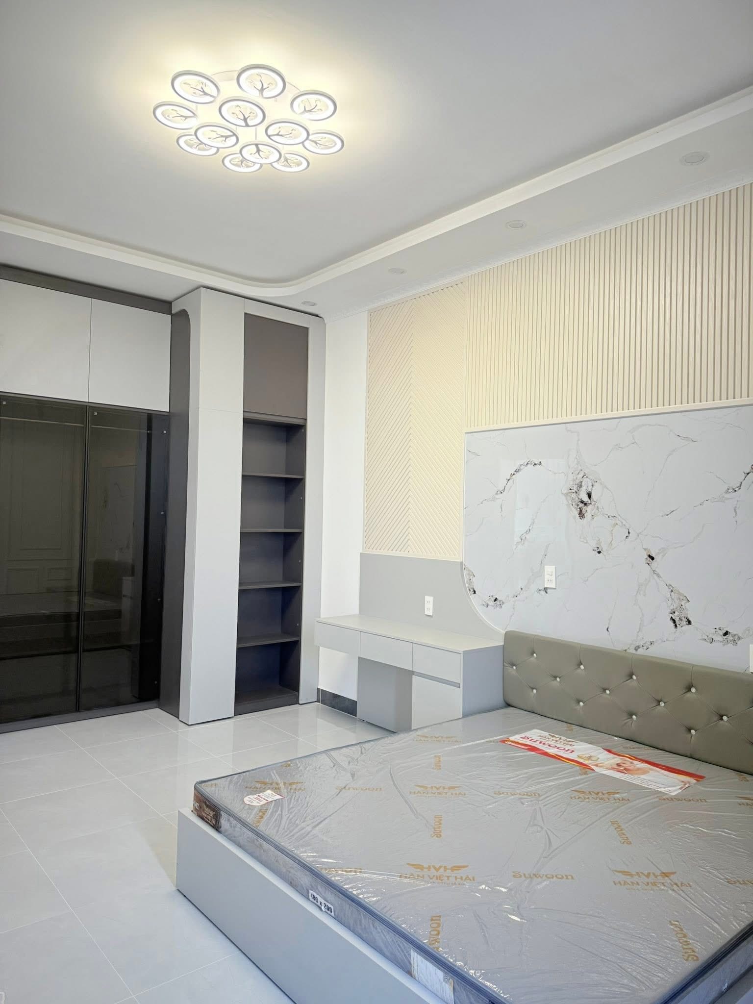 Cần Bán Gấp Nhà Đẹp mới xây góc 2 Mặt Tiền ngay Khu Dân Cư Số 5 - An Sơn, Đà Lạt giá 8.6 tỷ - Ảnh 1